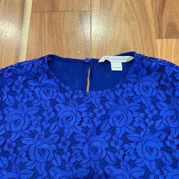 Diane Von Furstenberg Cobalt Blue Lace Top Size 0 EUC - Picture 2 of 13